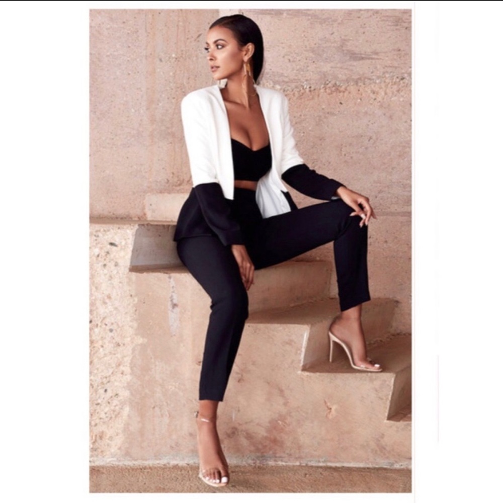 House Of CB white and black split color suit 
Size small. “Like new condition”